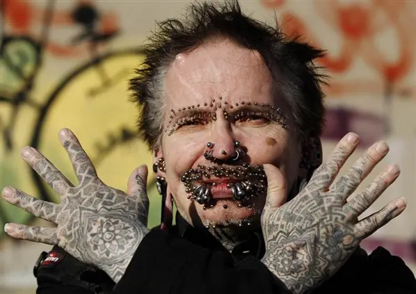 El hombre más perforado del mundo