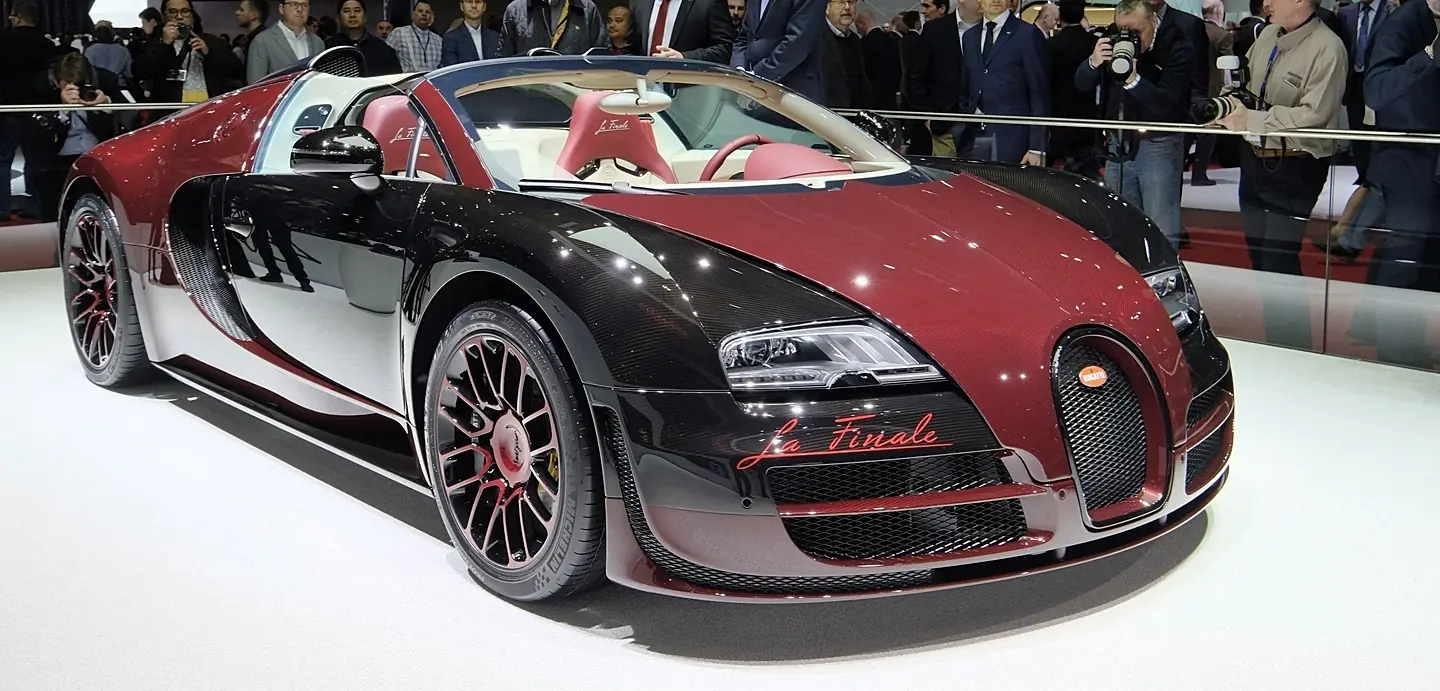 El Bugatti Veyron La Finale impone en directo desde Ginebra