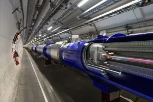 Los protones ya circulan por el LHC