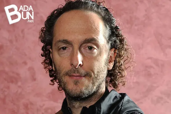 Famosos y millonarios, q' antes hicieron de todo por dinero.