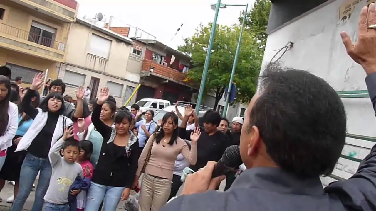 Peruanos En Argentina