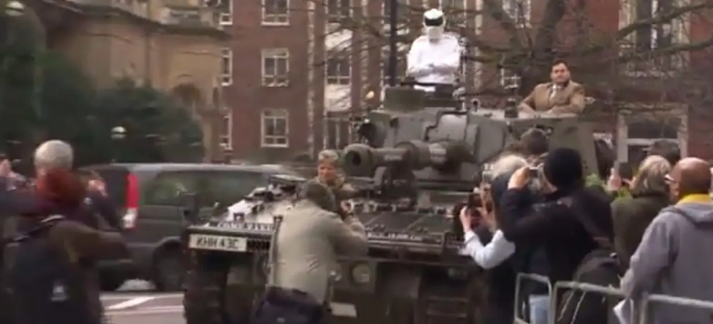 Este tanque