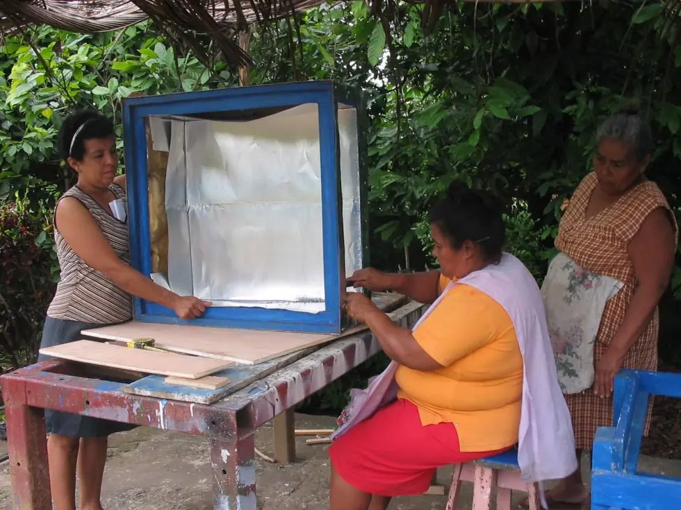 Las campesinas nicaragüenses exprimen el sol