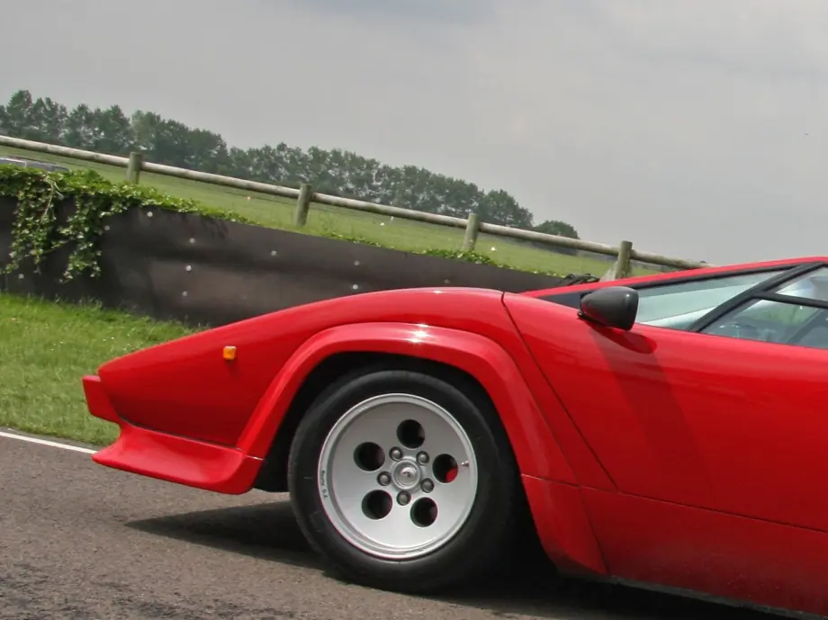 Lamborghini Countach Hermoso auto!