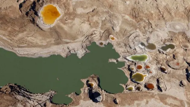 La naturaleza se venga de los humanos en el Mar Muerto