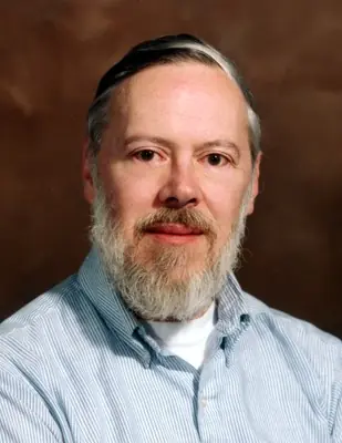 Fedora 16, dedicada a Dennis Ritchie