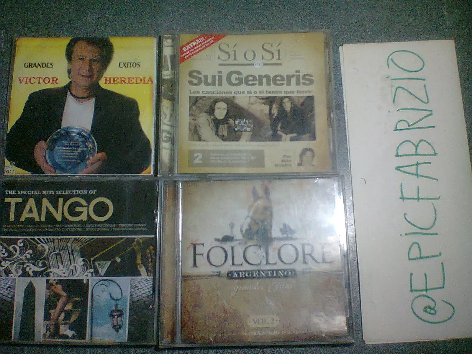 Te muestro mi virgo-cueva[post prometido]