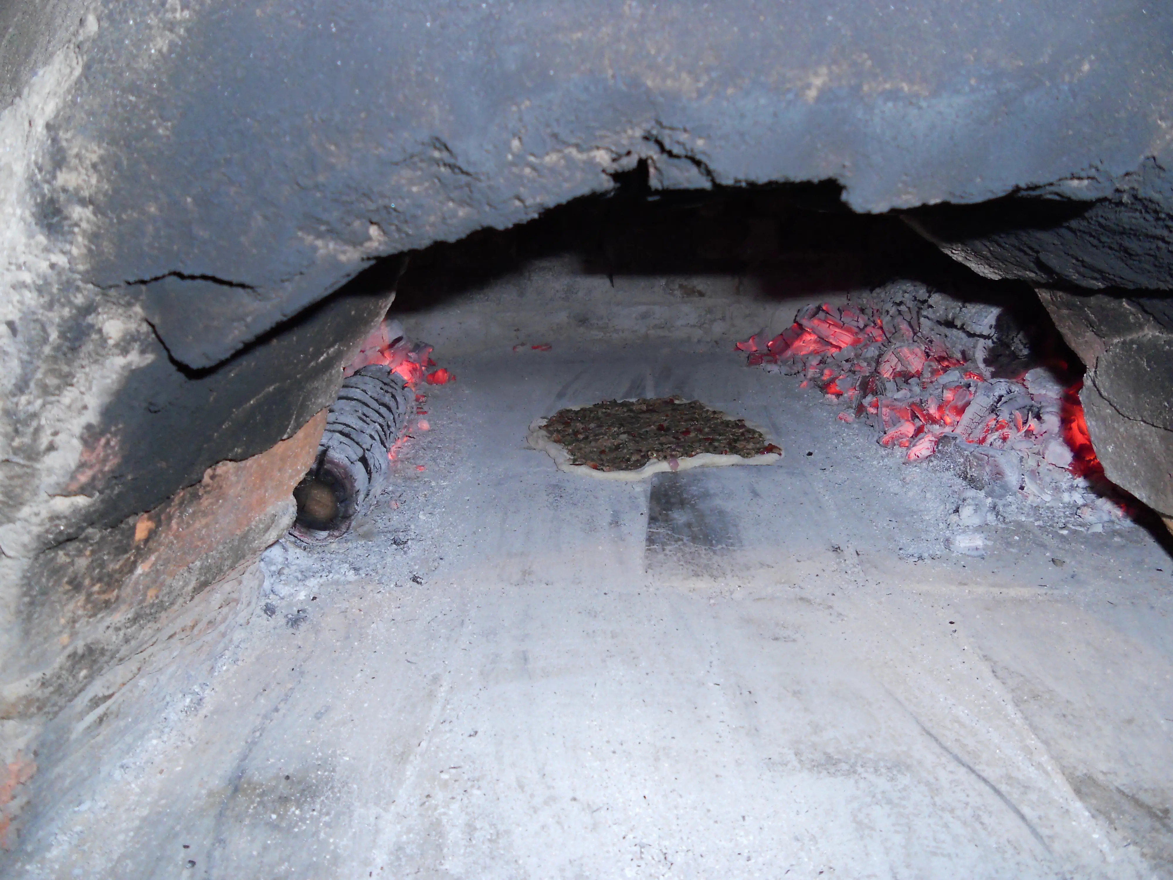 Lehmeyun casero en horno de leña