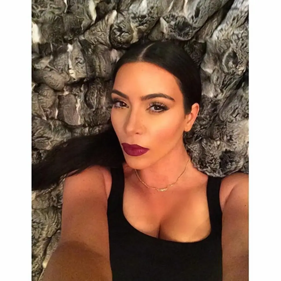 El secreto de Kim K. para verse perfecta en sus 'selfies'