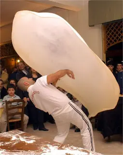 como estirar y armar las pizzas de 3 formas diferentes