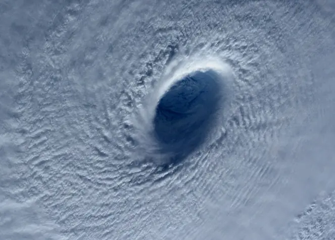 Impresionantes imágenes del super tifón Maysak