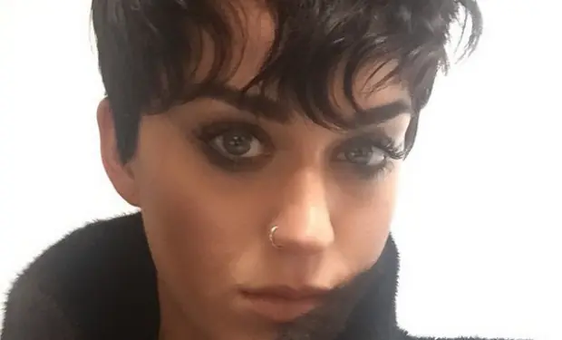 Katty Perry se cambio de look