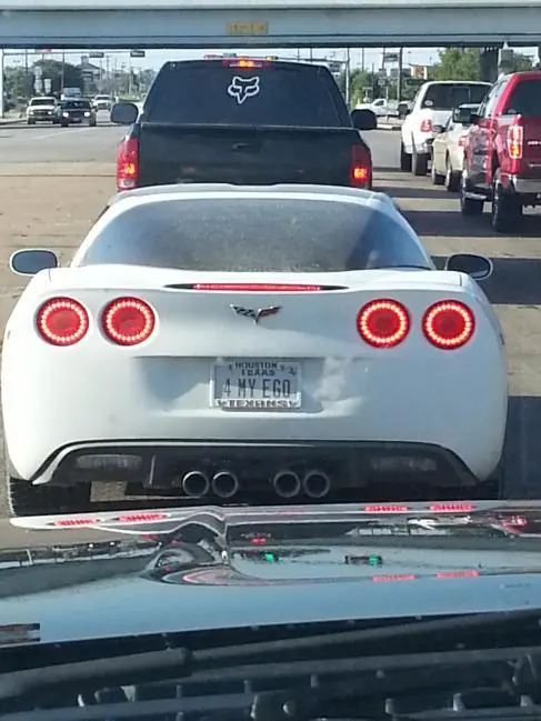 Humor de bajo presupuesto + Boobs.