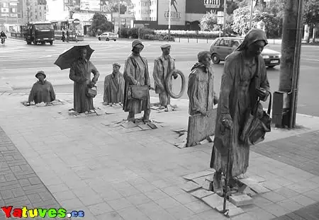 Monumentos raros y algunos fails.