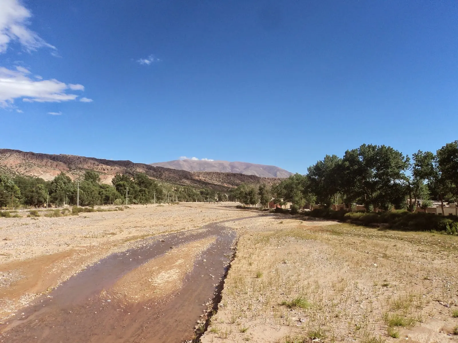 Humahuaca: casas de adobe y angostas calles empedradas.