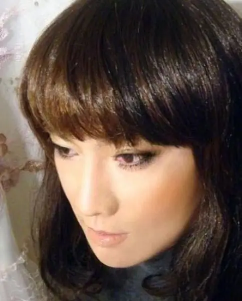 Asiáticas, un poco de maquillaje, algo de photoshop y...