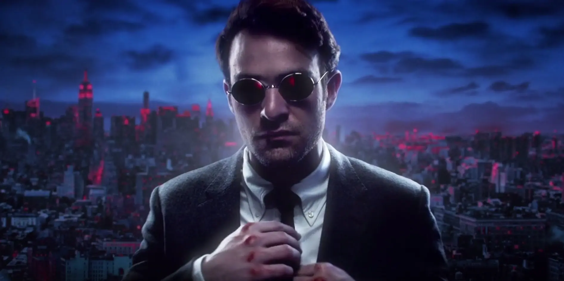 Nuevo Daredevil con un traje raro