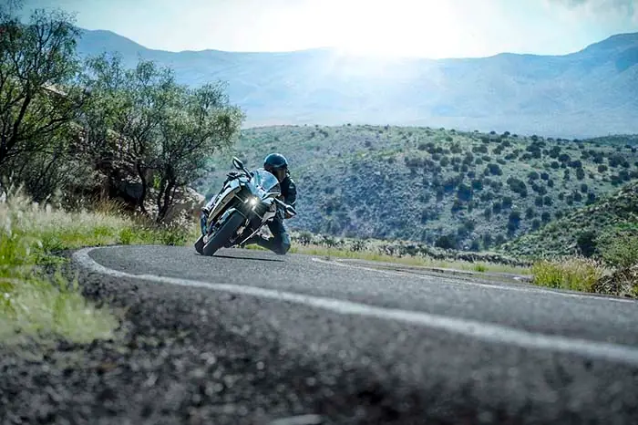 Superbike, de la Competición a las Calles