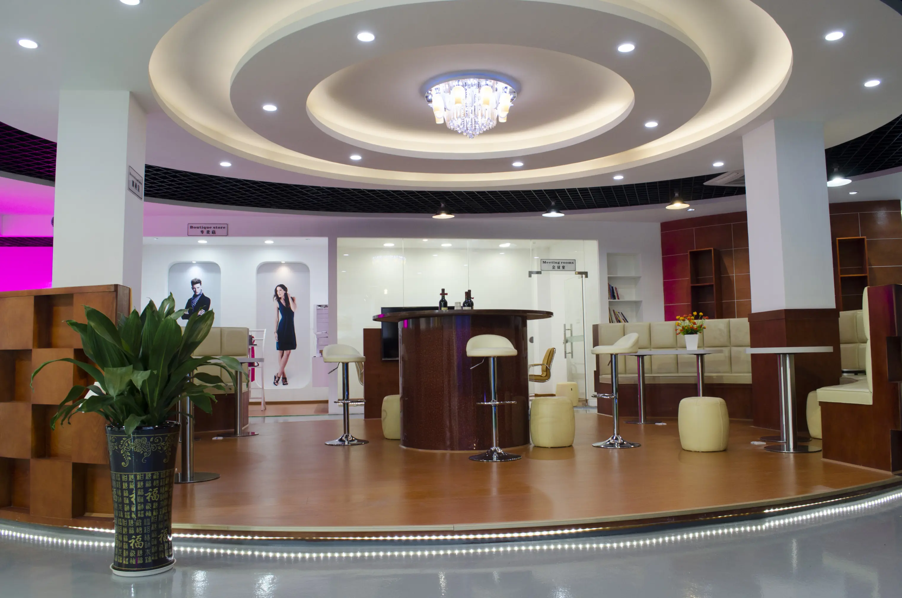 Plomo luz LED Experience Center