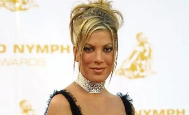 Tori Spelling aislada por padecer síntomas de ébola