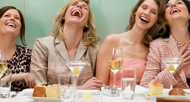 Porque no pagarle todo a una mujer