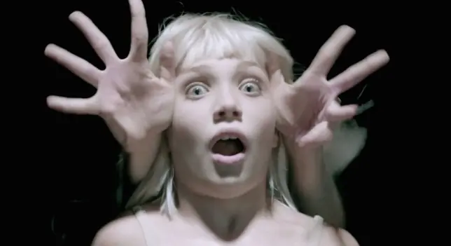 Maddie Ziegler, niña esclava de la elite