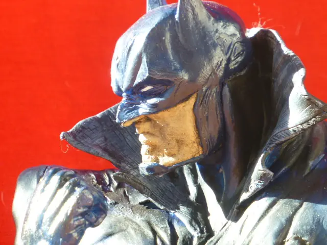 Escultura Batman 40 cm (Damian Wayne)
