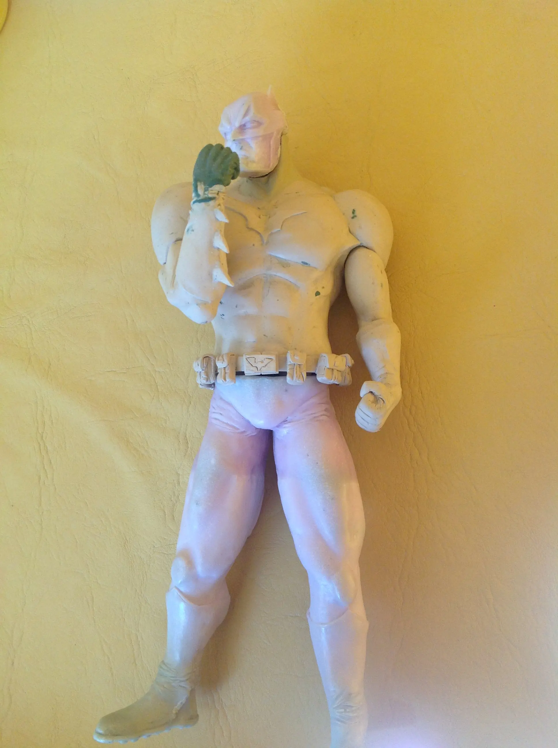 Escultura Batman 40 cm (Damian Wayne)