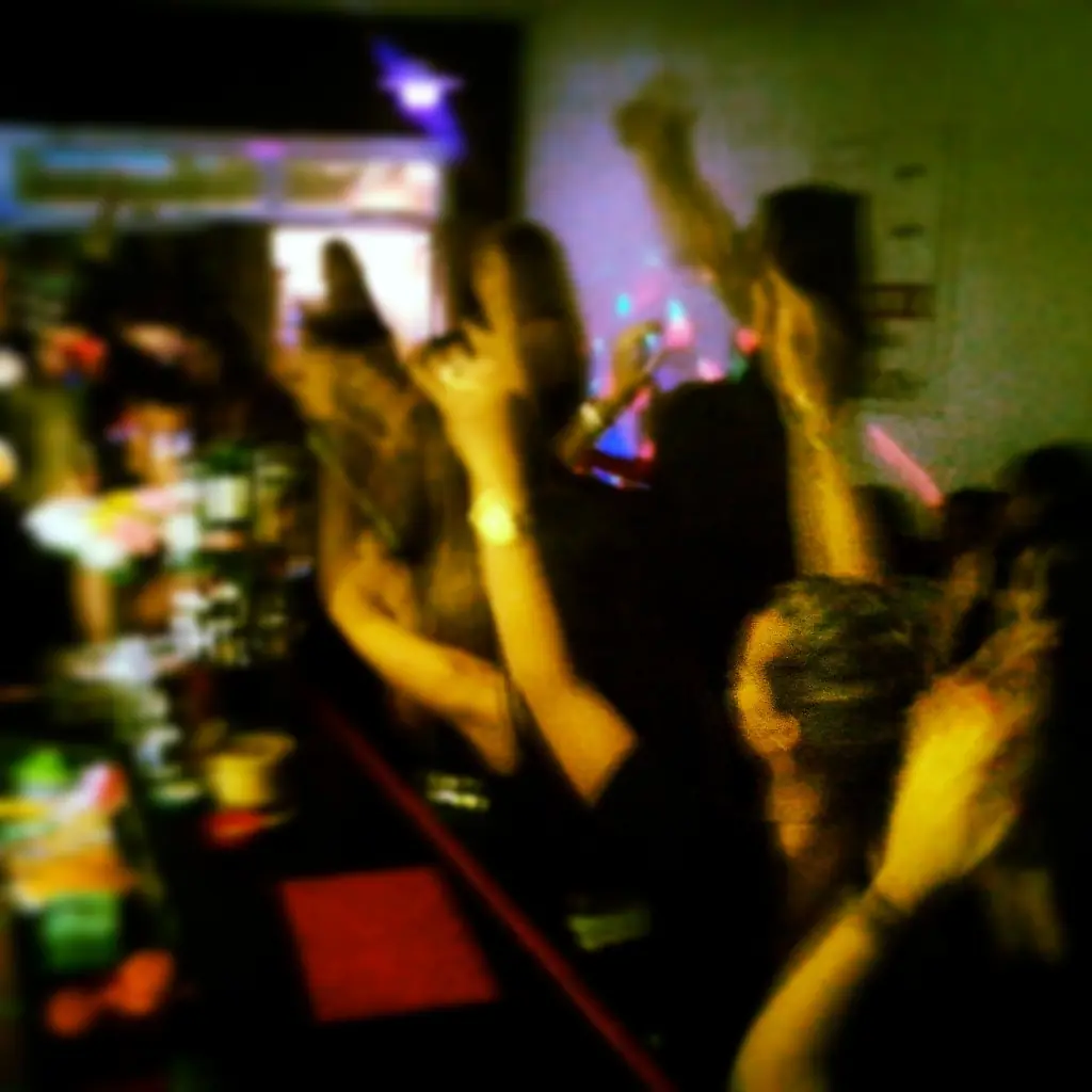 Abri mi propio bar....lo queres ver?