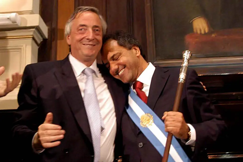 Todos los Canales de TV: Scioli 1ro - Macri 2do