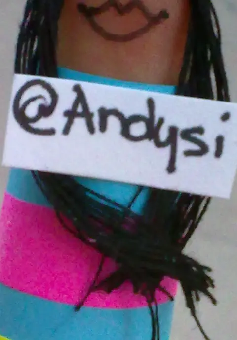 caritas pintadas en huevos