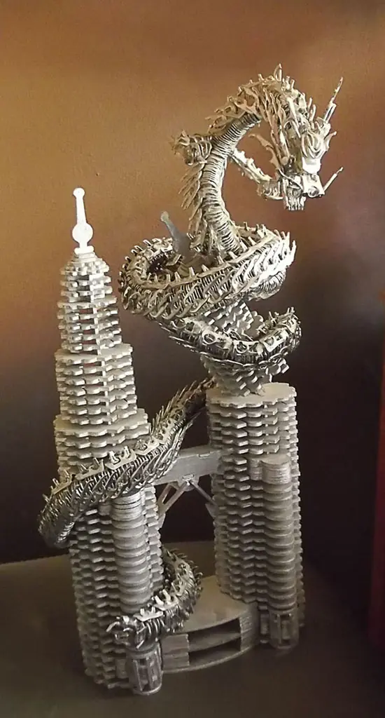Dragón de chapa