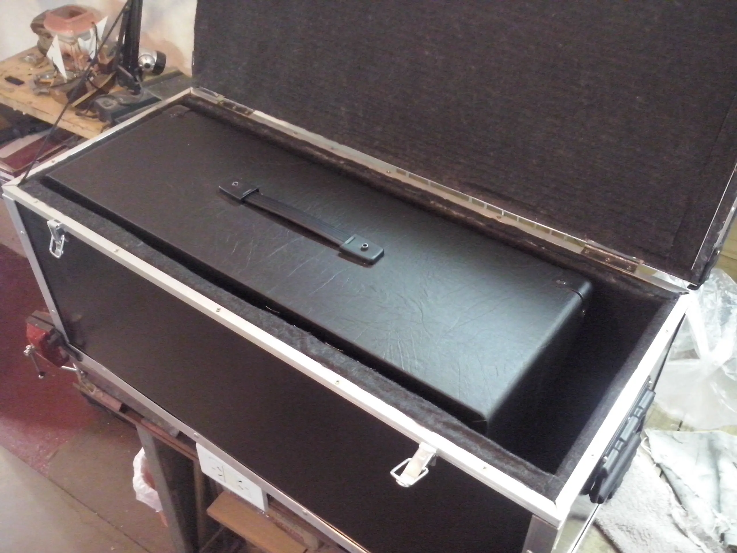 Construccion de anvil para cabezal de guitarra