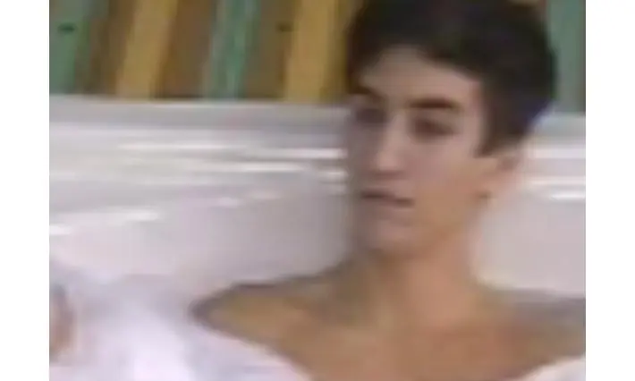 Eloy se clavo un puñal en el jacuzzi de GH?