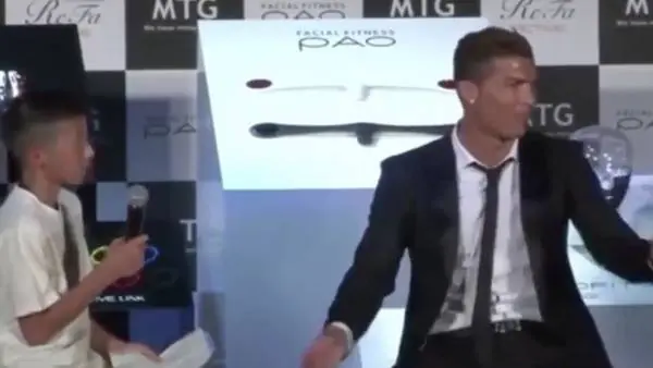 Cristiano se enojó por las burlas a un nene y lo defendio