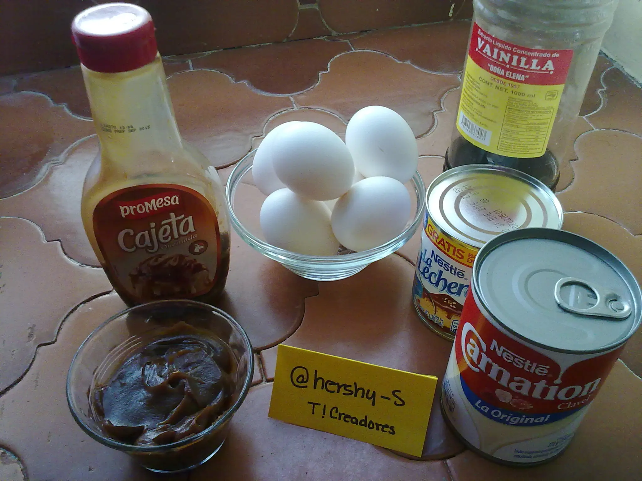 Receta de flanes de cajeta y rompope