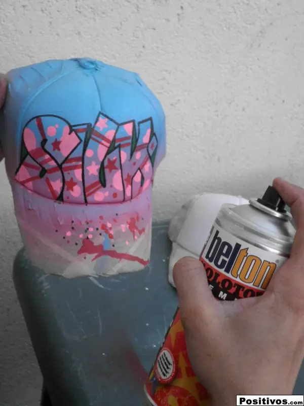 Como pintar gorras con tu nombre~