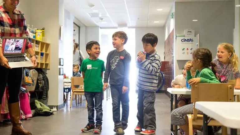 Cómo funciona por dentro la escuela de Mark Zuckerberg