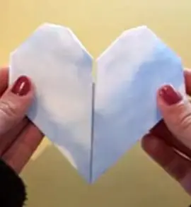 Como papel arrugado. Entren todos!