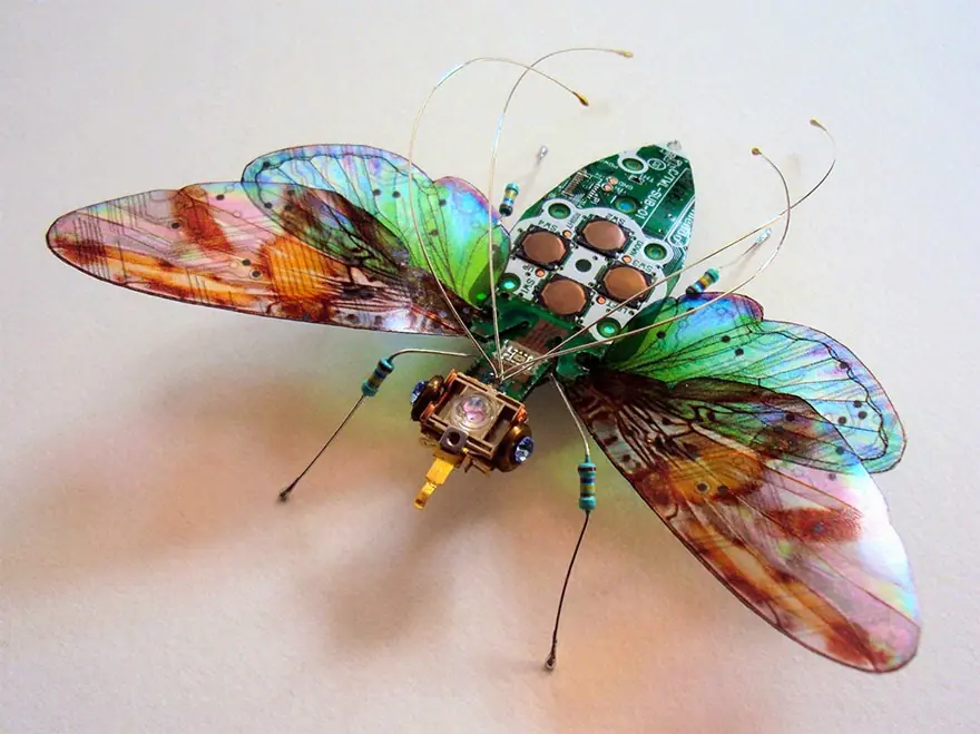 Insectos alados de basura electrónica