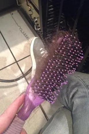 Todas las chicas con el pelo largo se identifican
