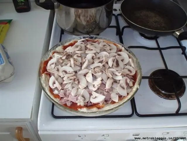 mega pizza
