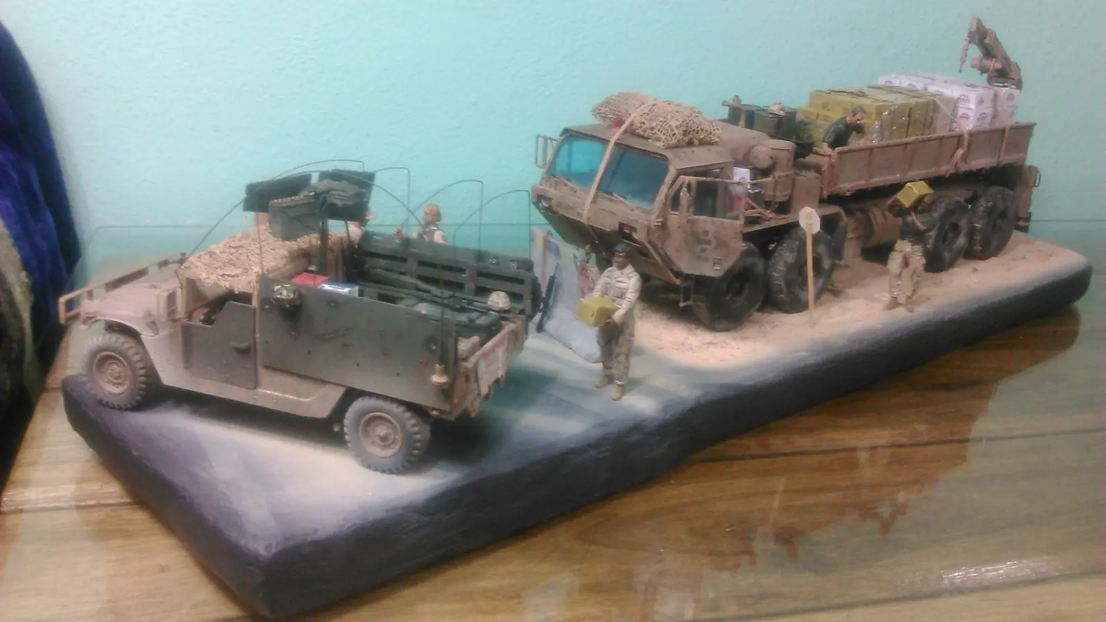 Reabasteciendo: Diorama U.S. Army en Iraq.