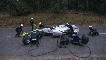 Te tiro algunos gifs locura!! (por no decir megapost!)