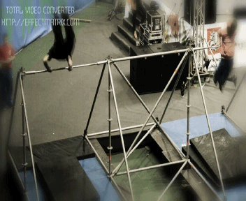 Te tiro algunos gifs locura!! (por no decir megapost!)
