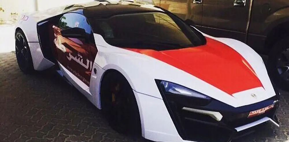 La policia de Abu Dhabi dispone de un auto de 700 CV