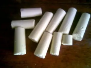 La barrita de azufre y el aire en el cuello