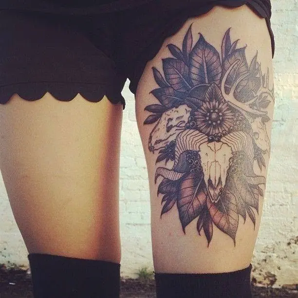 Piernas Tatuadas (Apto)