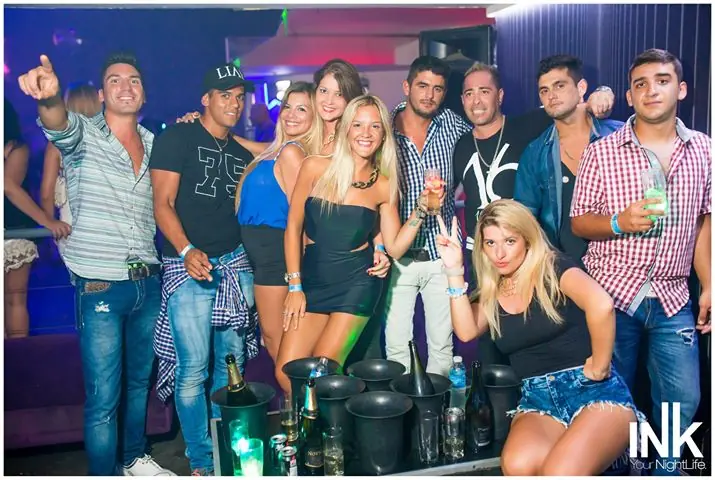 Trabajo en un boliche, te lo muestro y te Invito 2da parte