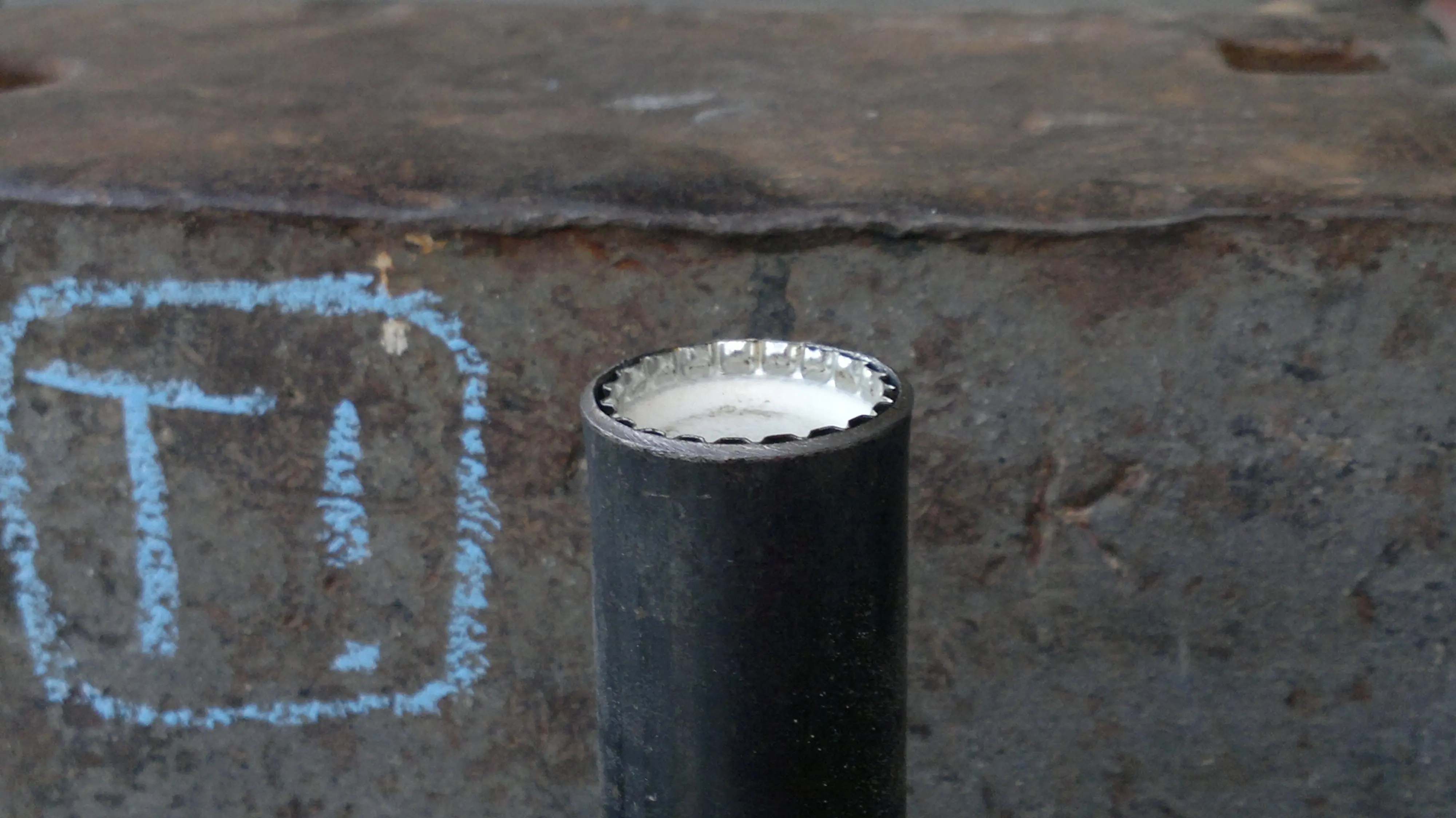 Forjé un tapador de botellas